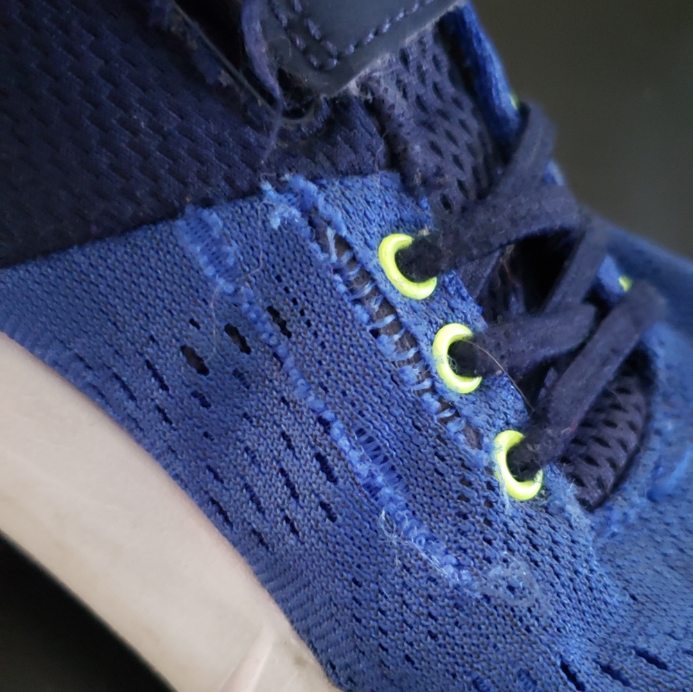 Breathable light weight sneakers - Picture 4 of 4
